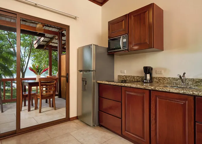 Hotel The Coast Beachfront 4*