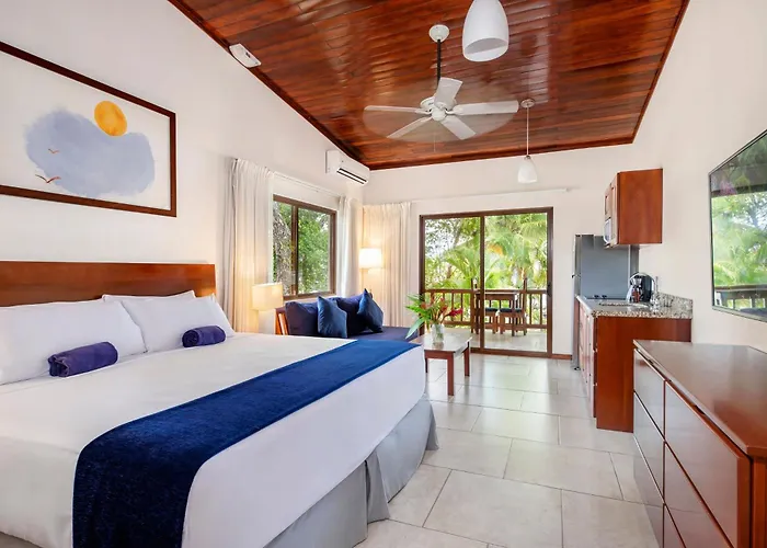 Hotel The Coast Beachfront