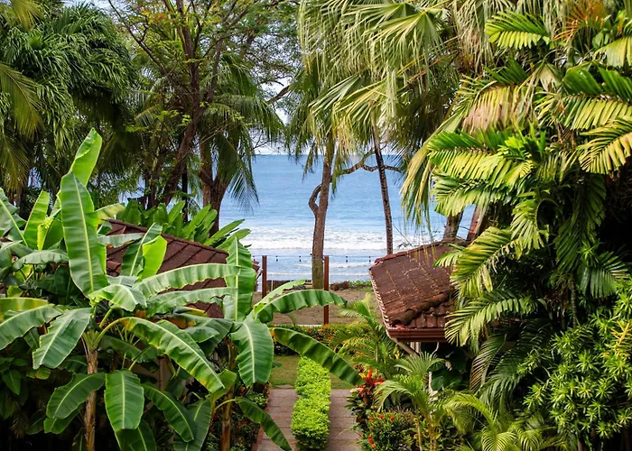 Hotel The Coast Beachfront 4*