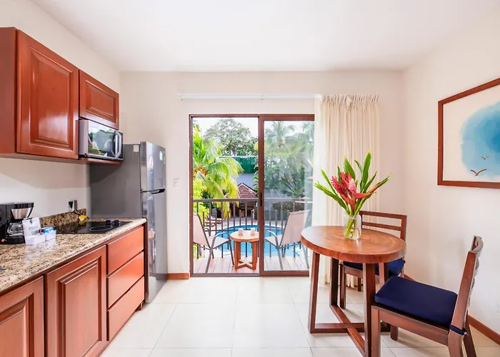 Hotel The Coast Beachfront 4*